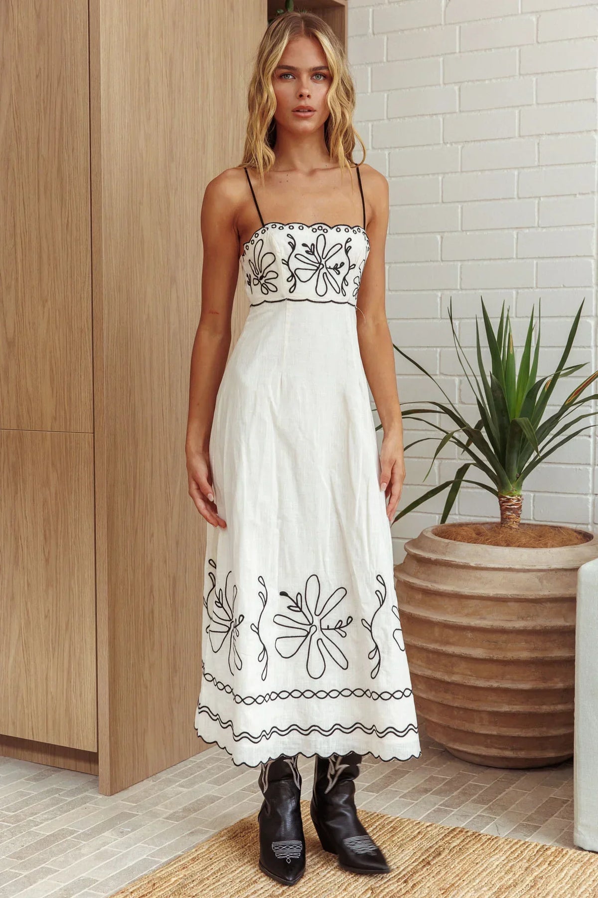 Mondo Scalloped Hem Maxi Dress Embroidered Oat