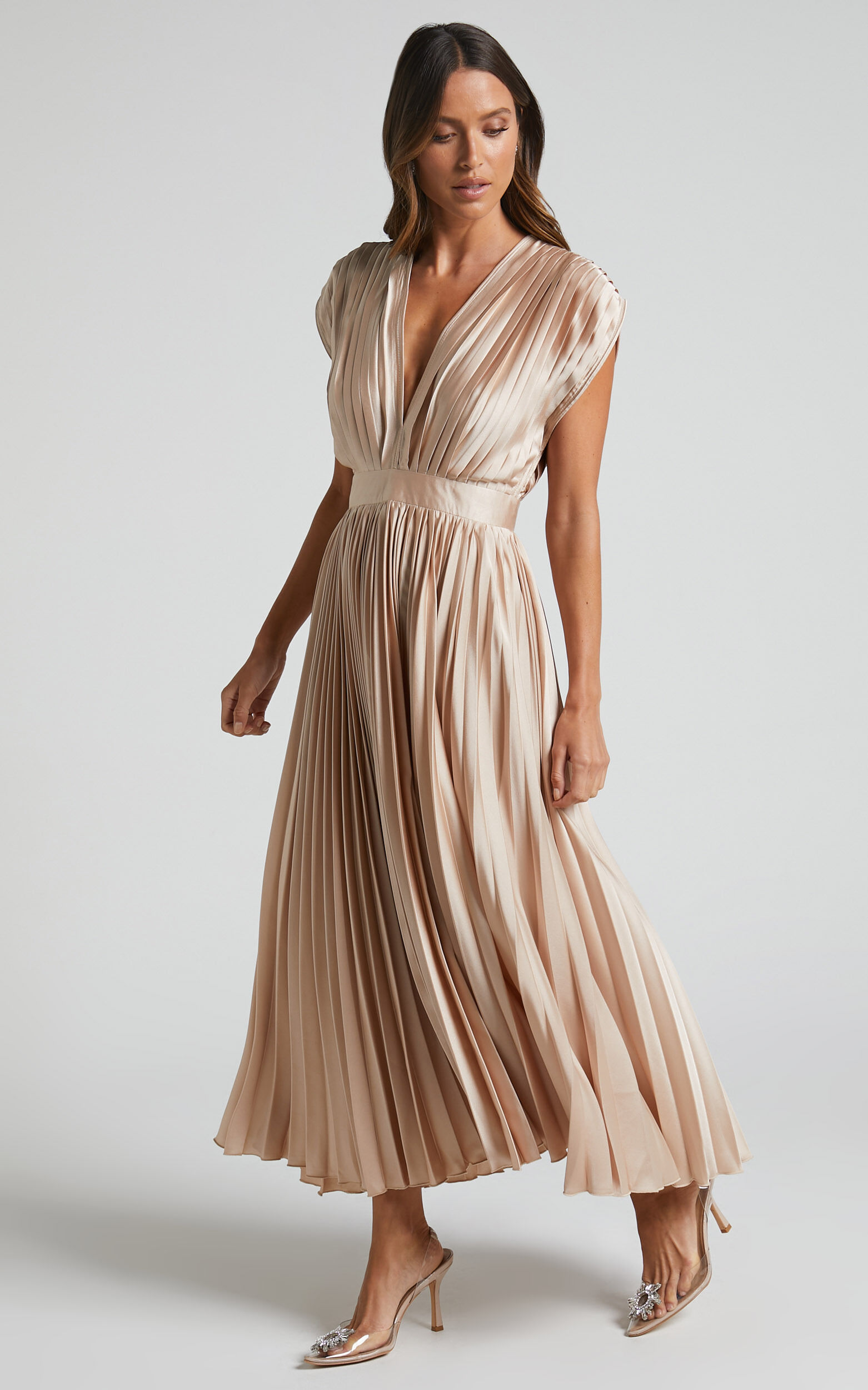 Della Midi Dress - Plunge Neck Short Sleeve Pleated Dress in Champagne