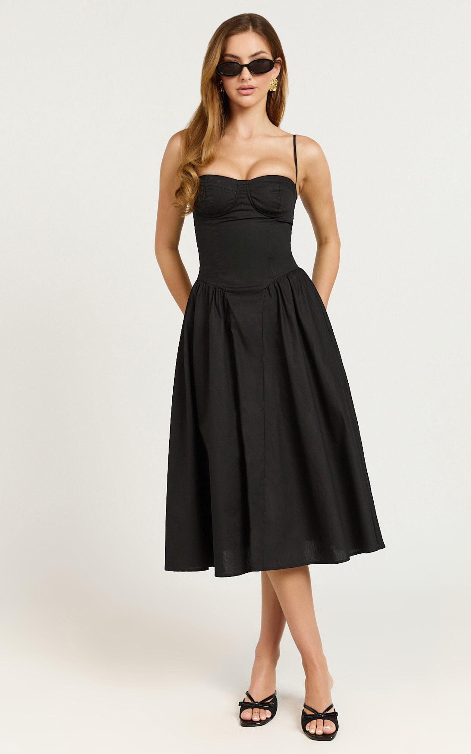 April Midi Dress - Sweetheart Wide Pleated Dress in Black
