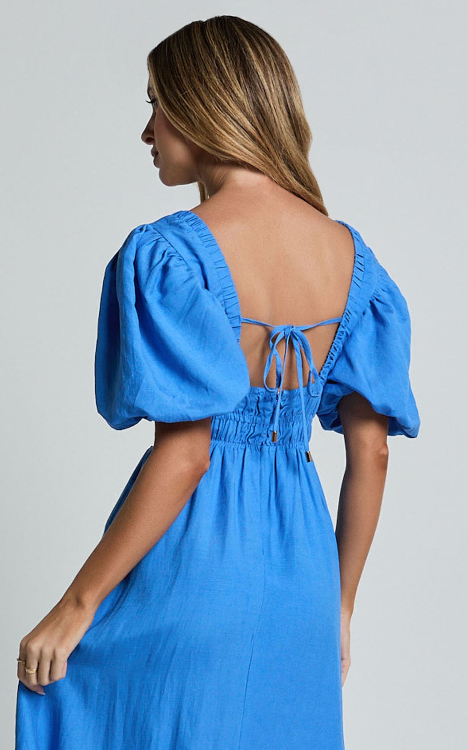 Amalie The Label - Khaila Linen Blend Plunge Puff Sleeve Midi Dress in Blue