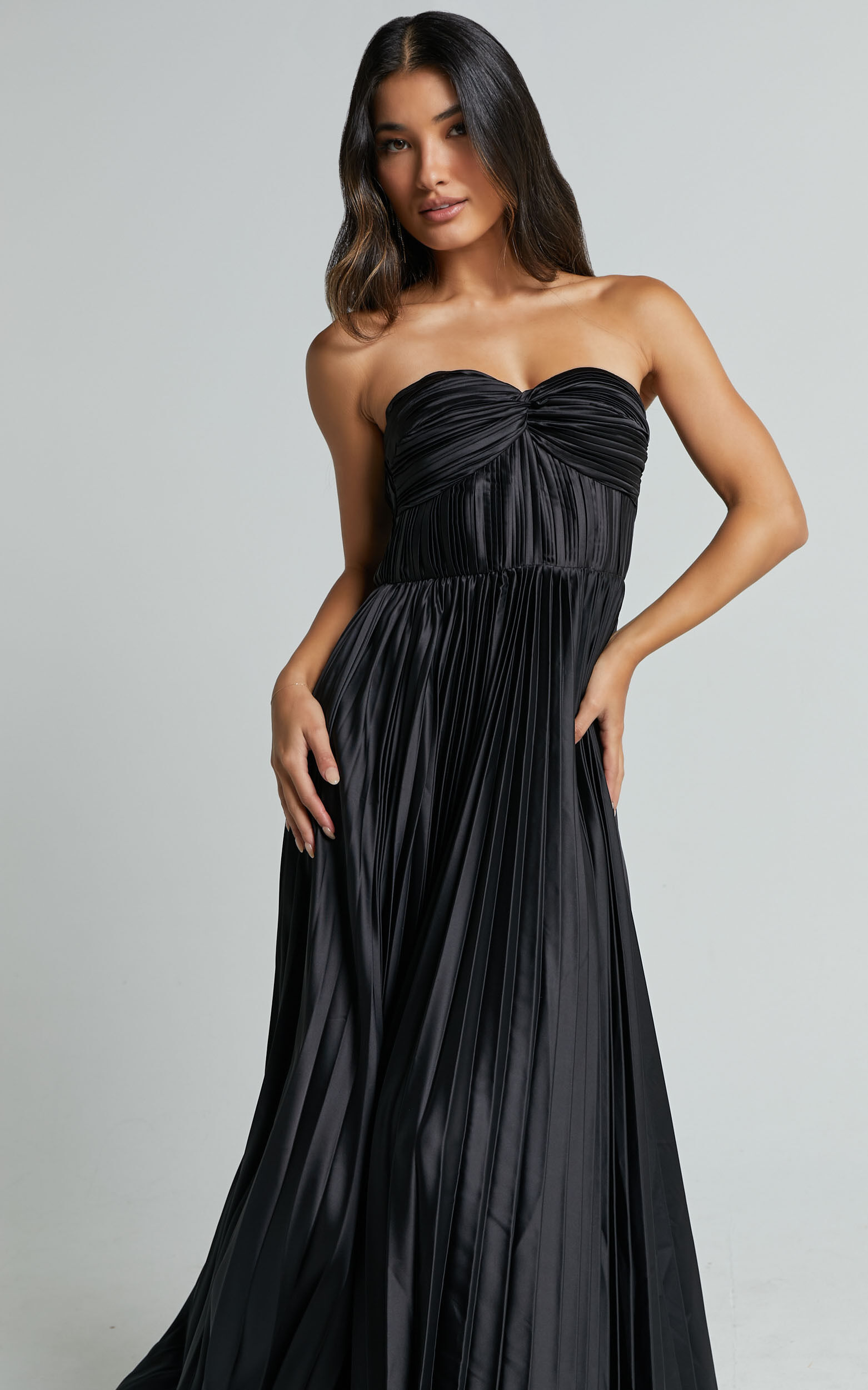 Heidi Midi Dress - Strapless Twist Bust Detail Pleated Midi Dress in Black