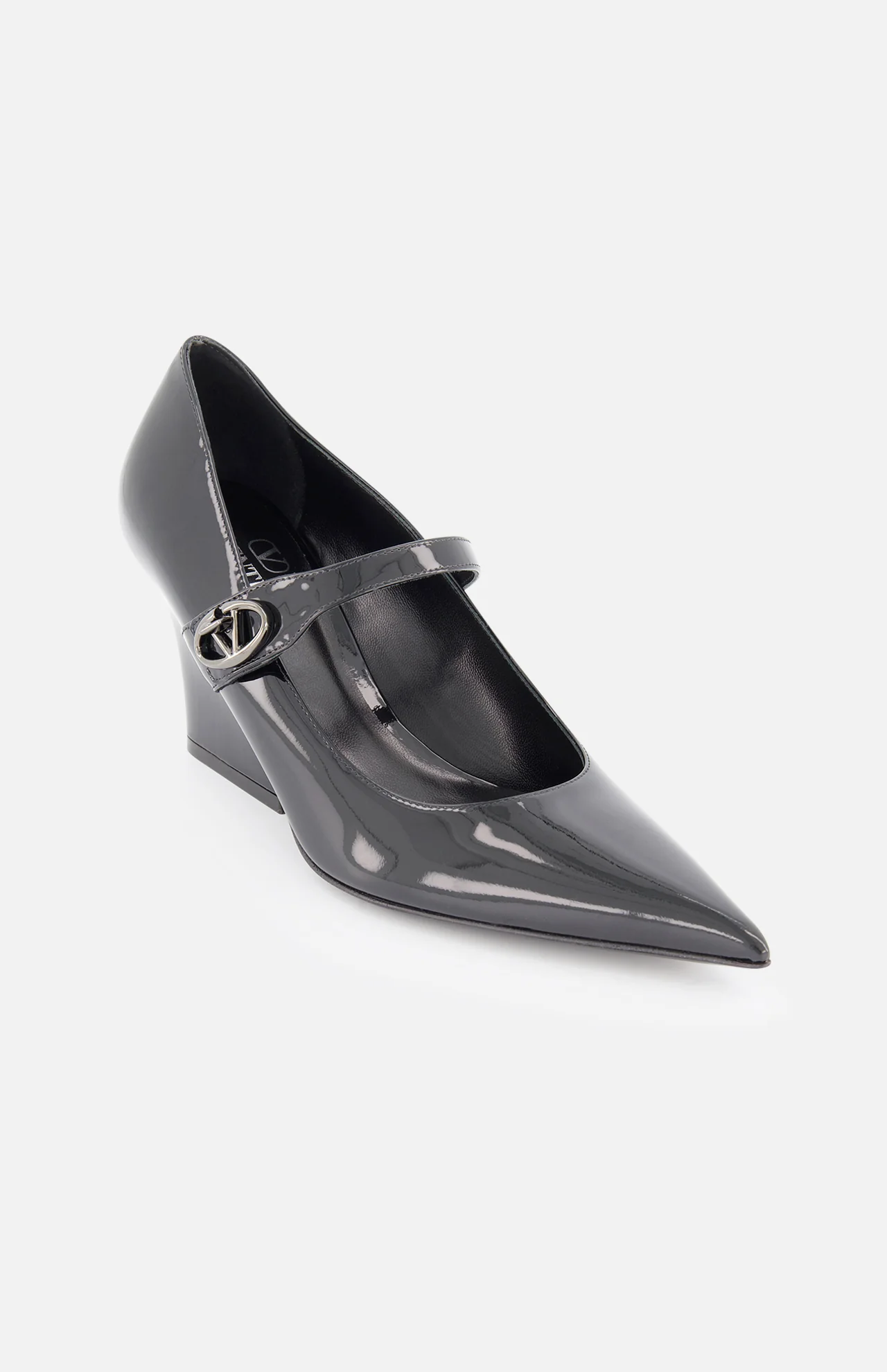 V Logo Lockette Mary Jane Heel