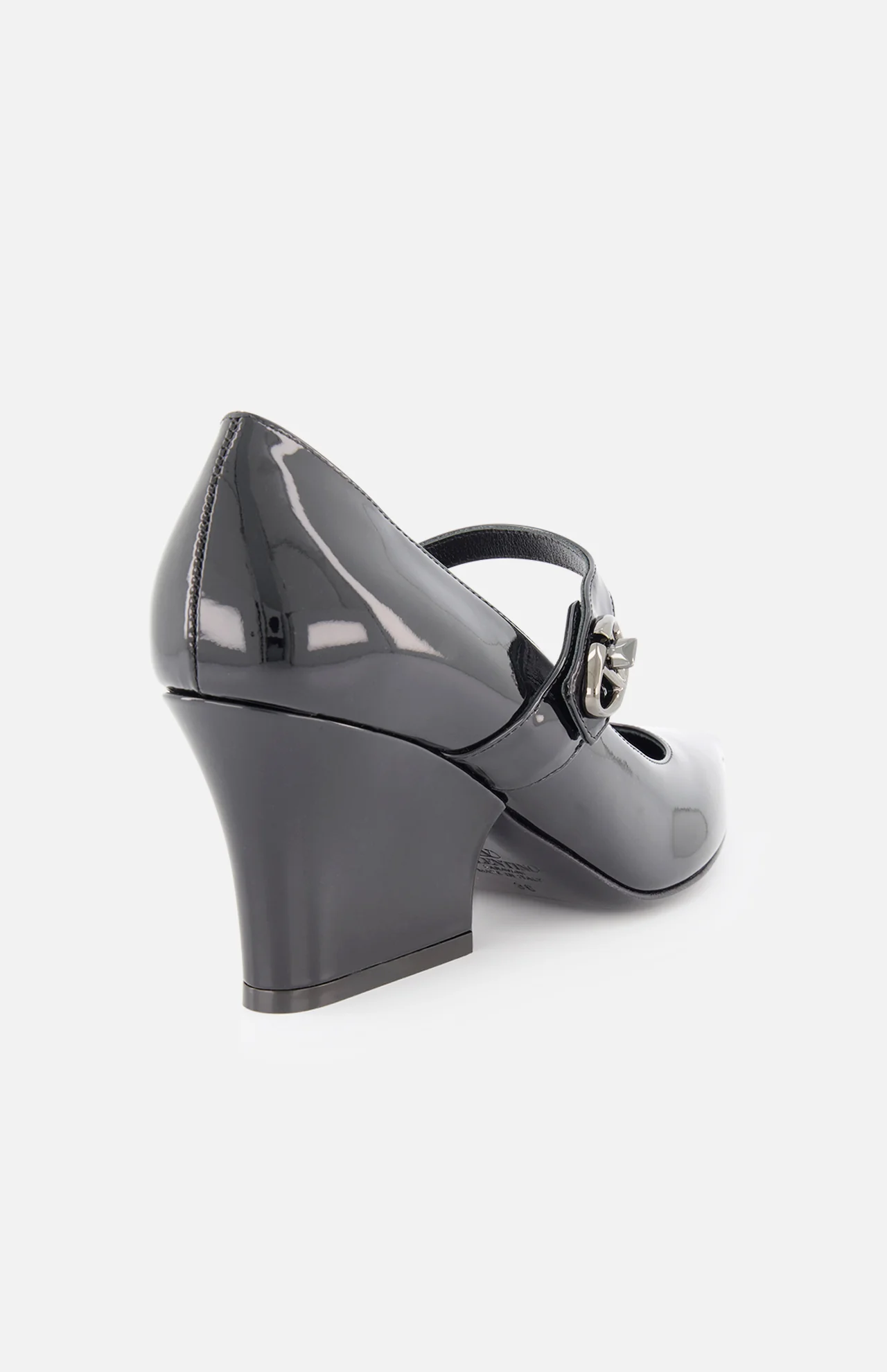 V Logo Lockette Mary Jane Heel