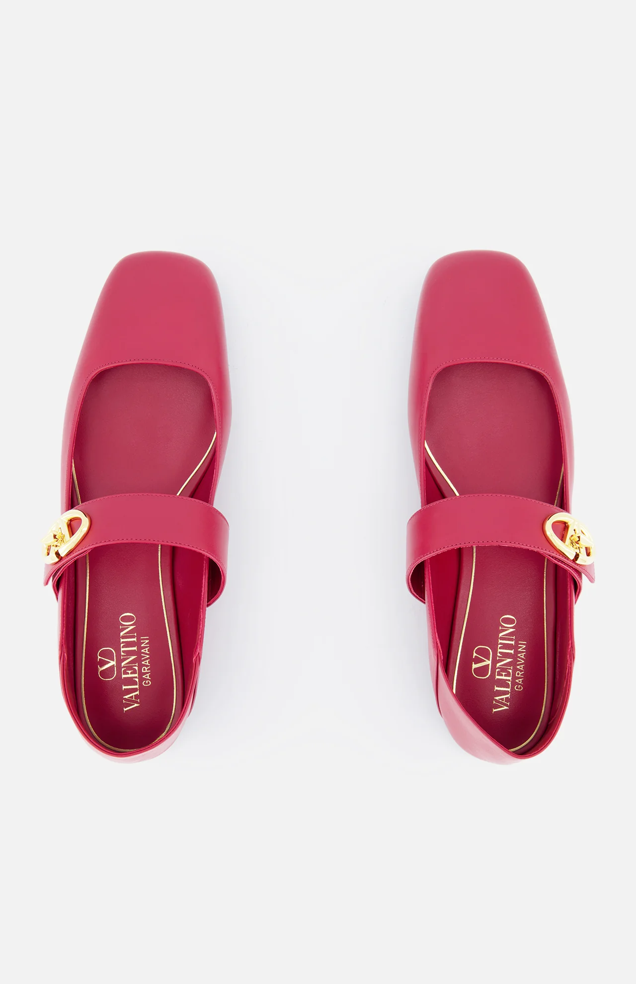 V Logo Locker Ballerina