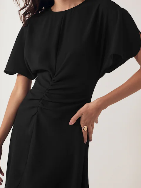 Black Short Sleeve Ruched Midi Dress