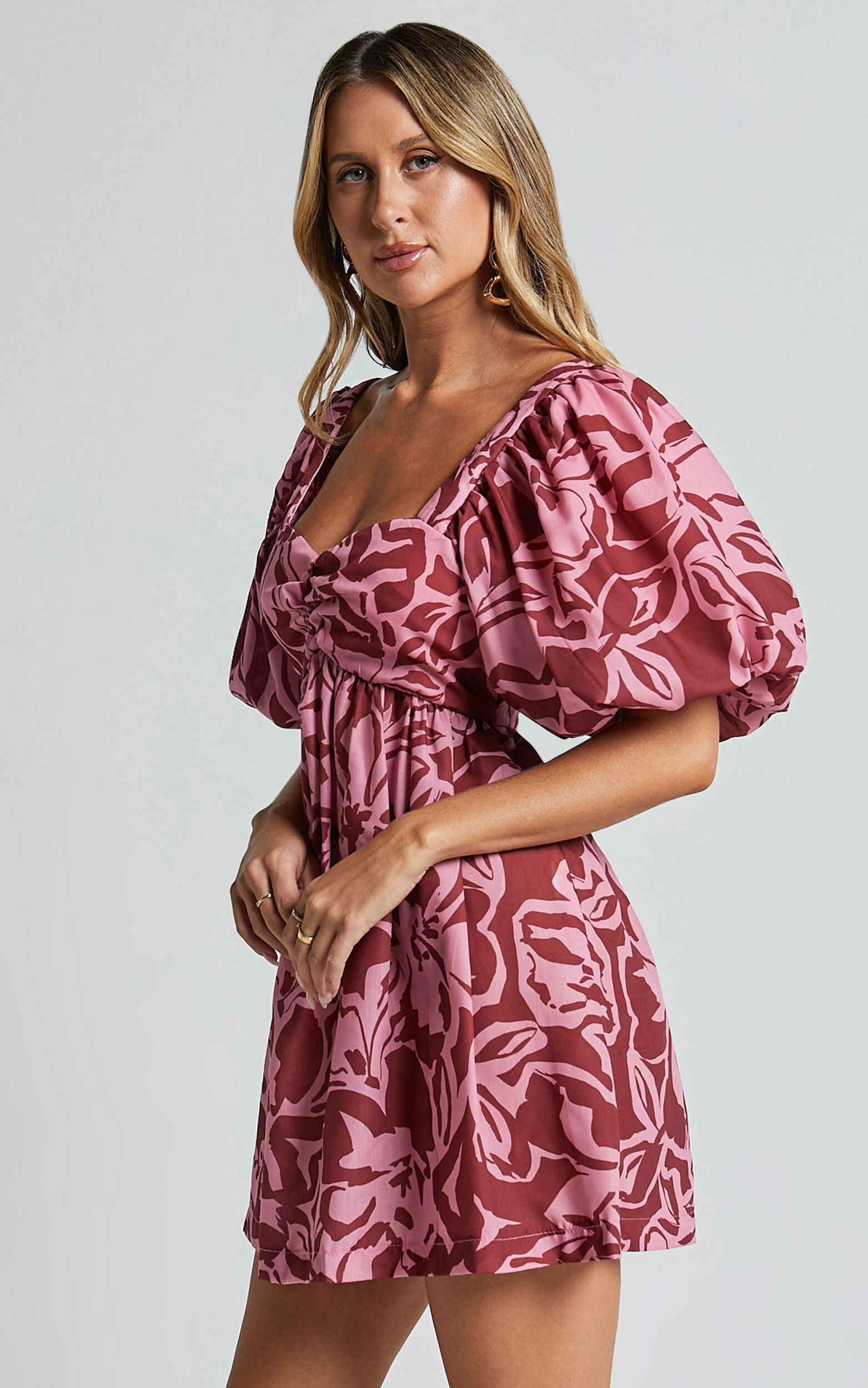Lydie Mini Dress - Sweetheart Short Balloon Sleeve Ruched Bodice Dress in Whirlwind Floral Print