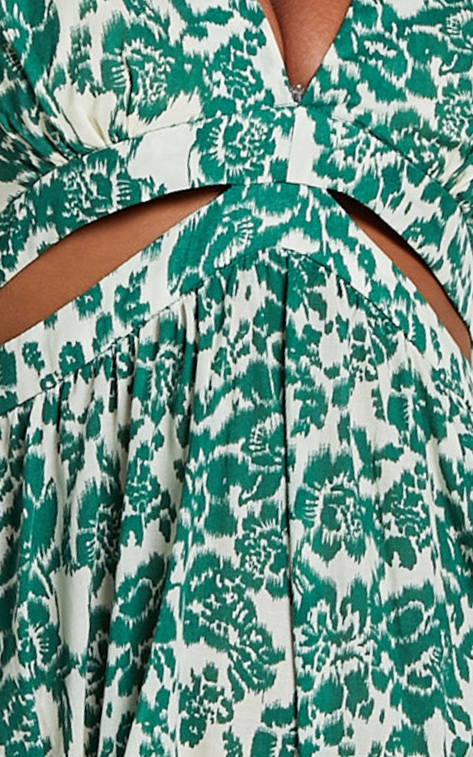 Nelli Midi Dress - Short Sleeve Cut Out Dress in Green Silhouette