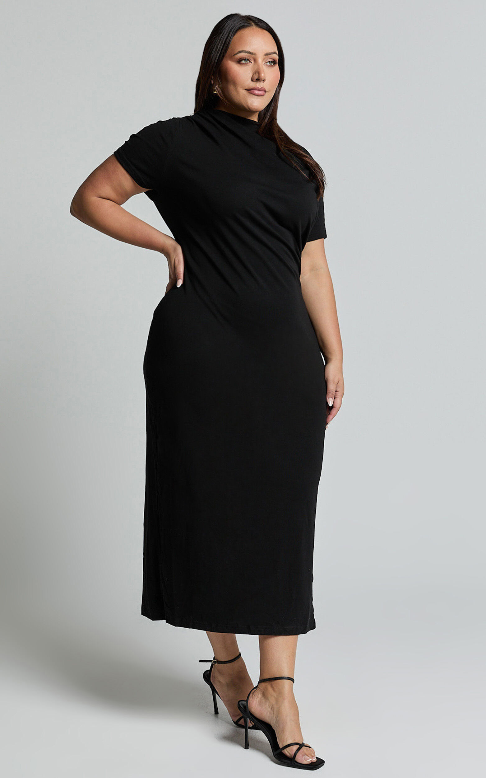 Zayna Midi Dress - Jersey Short Sleeve Dress in Black