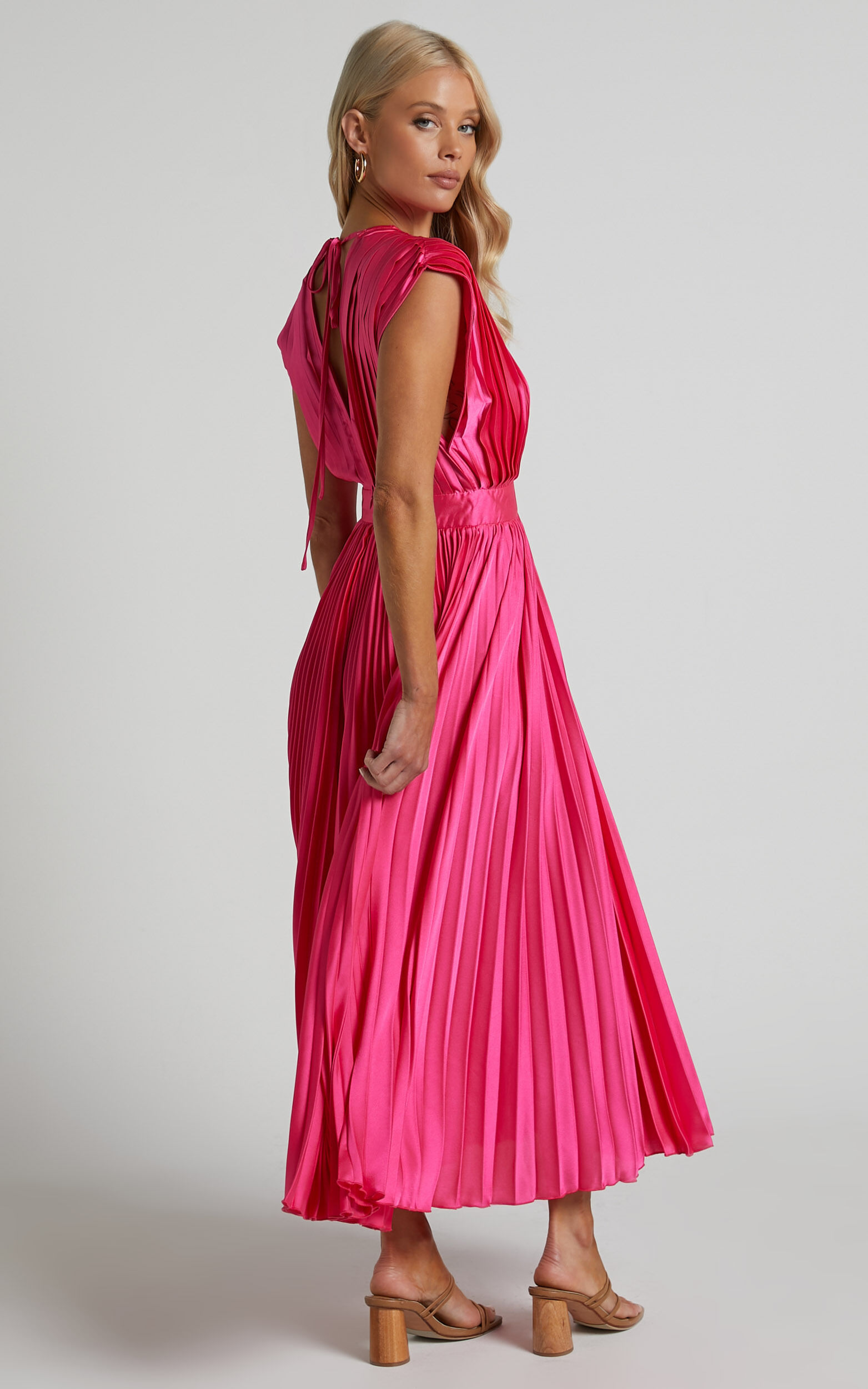 Della Midi Dress - Plunge Neck Short Sleeve Pleated Dress in Hot Pink