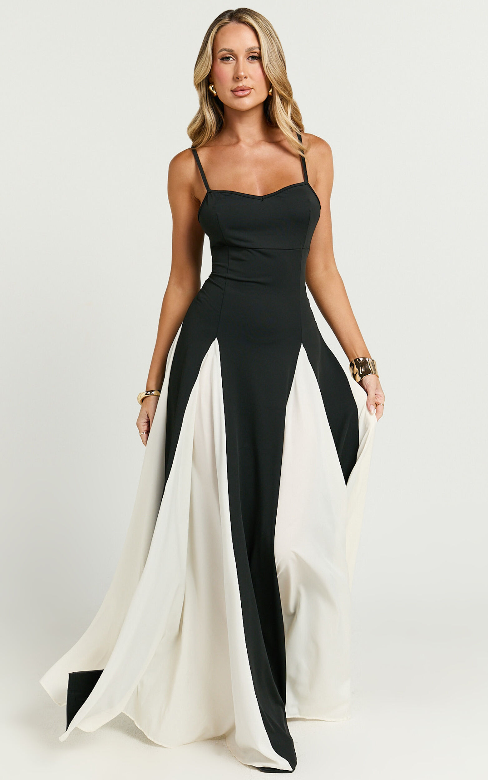 Rima Maxi Dress - Contrast Detail A-line Maxi Dress in Black