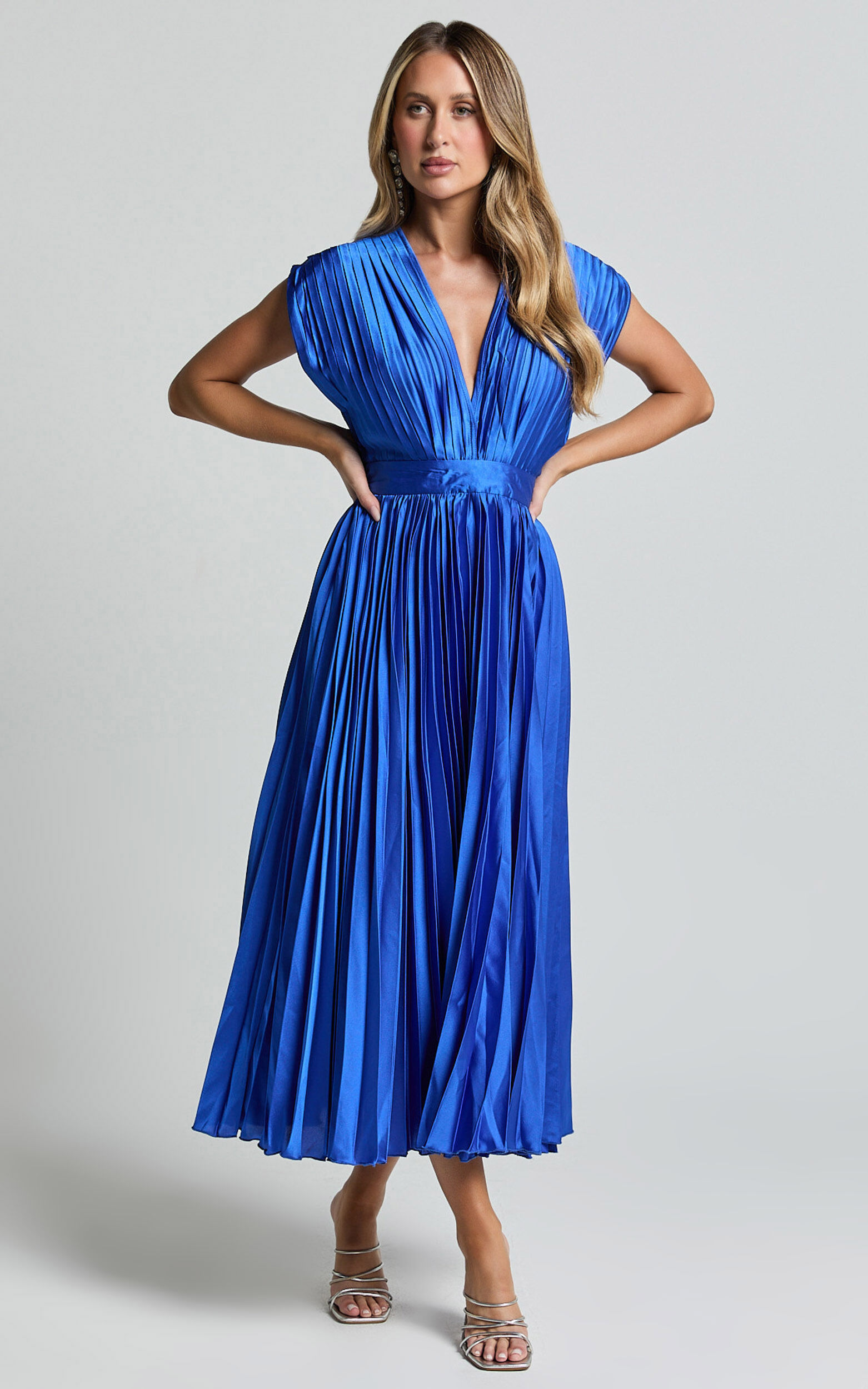 Della Midi Dress - Plunge Neck Short Sleeve Pleated Dress in Cobalt