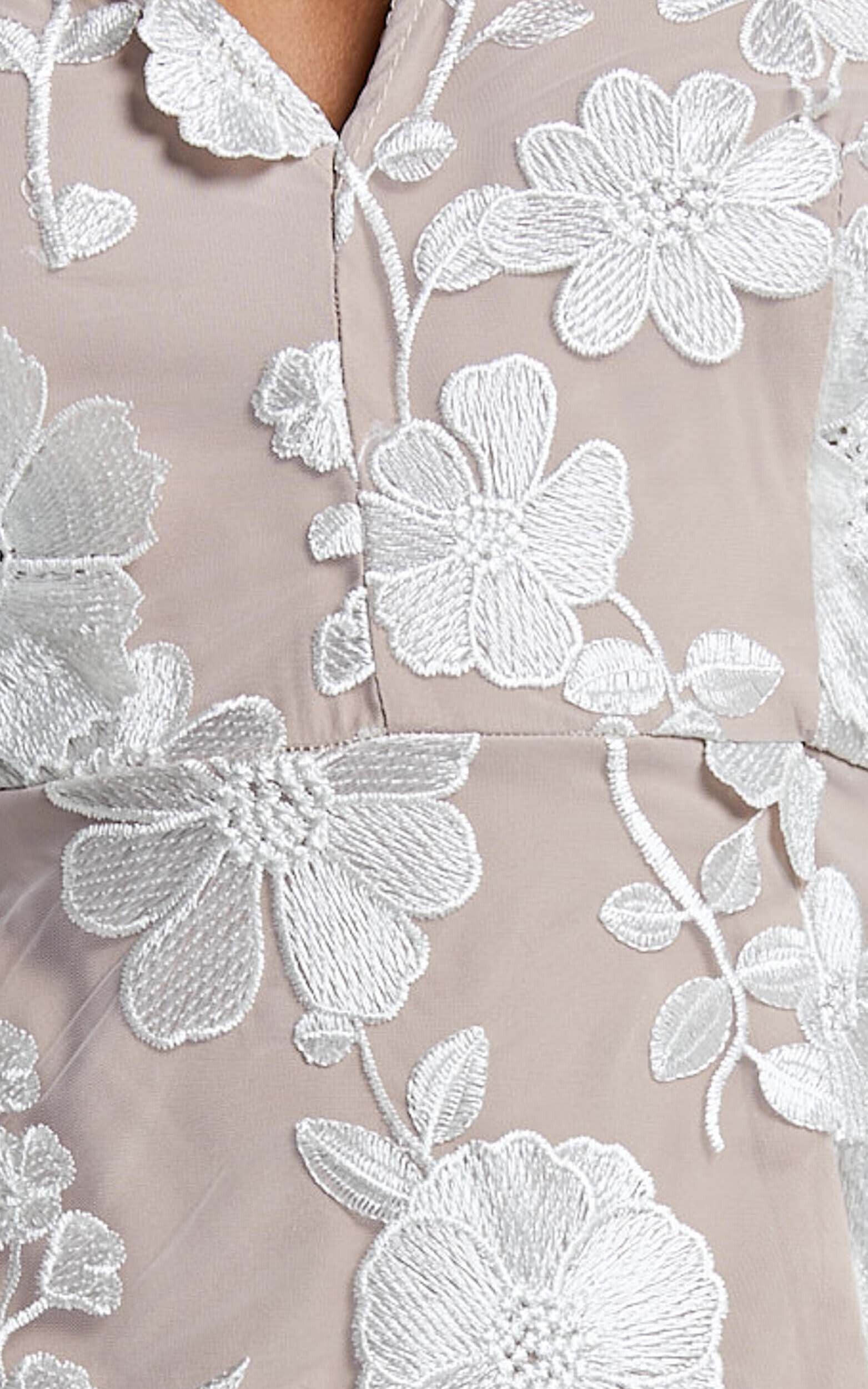 Wren Mini Dress - Puff Sleeve Bodycon 3d Garden Flowers Dress in White