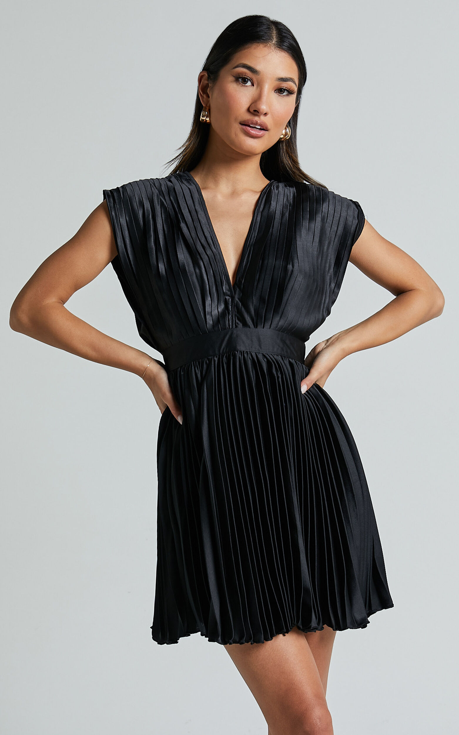 Ayienny Mini Dress - Plunge Neck Pleated Dress in Black